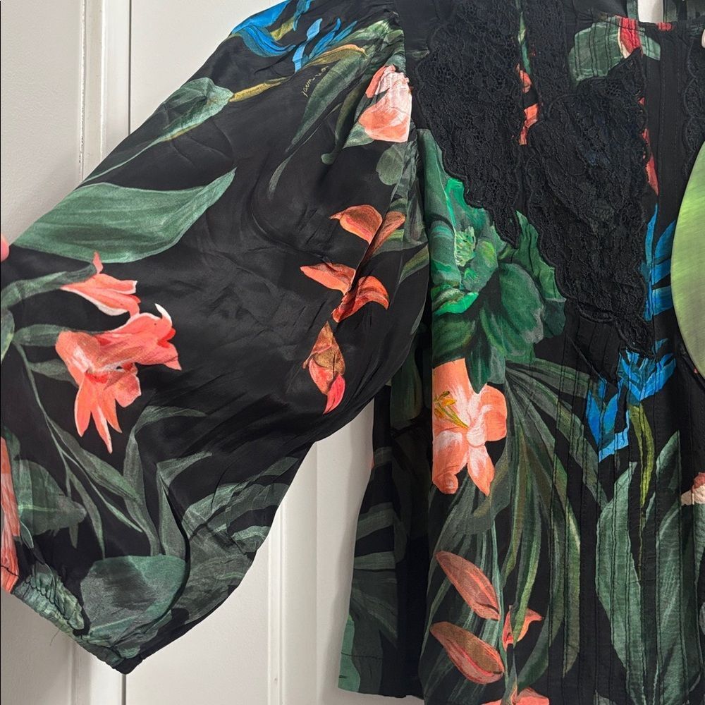 Midnight Macaw Fiesta Black Blouse. Size S - Picture 11 of 13